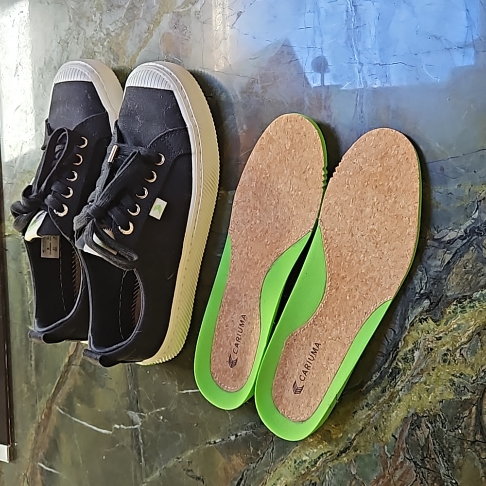 Cariuma sneakers - Picture 4 of 4